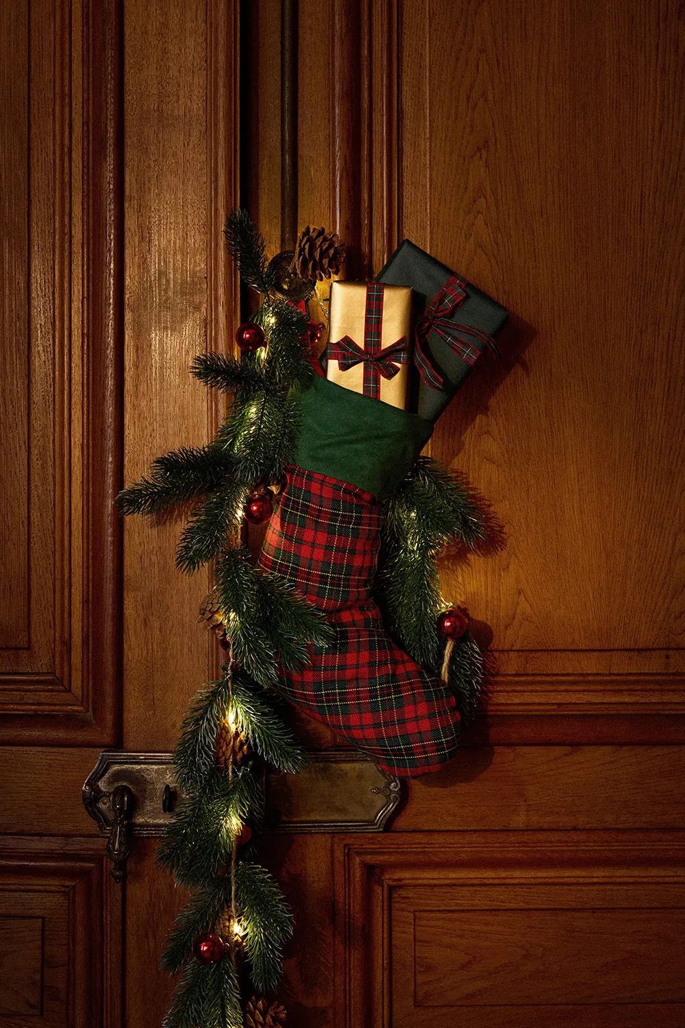 Feliz Navidad con fondo elegante de madera: colección Maisons du Monde - Gallery image 7