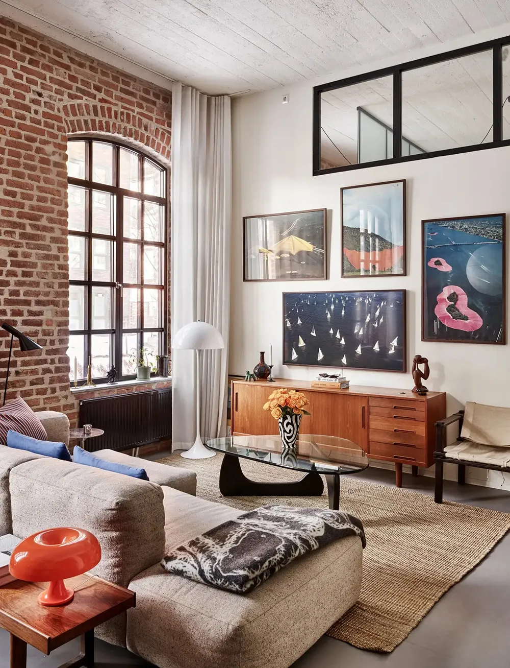 Стильная квартира молодой пары в здании 170-летней фабрики в Осло - Gallery image 8