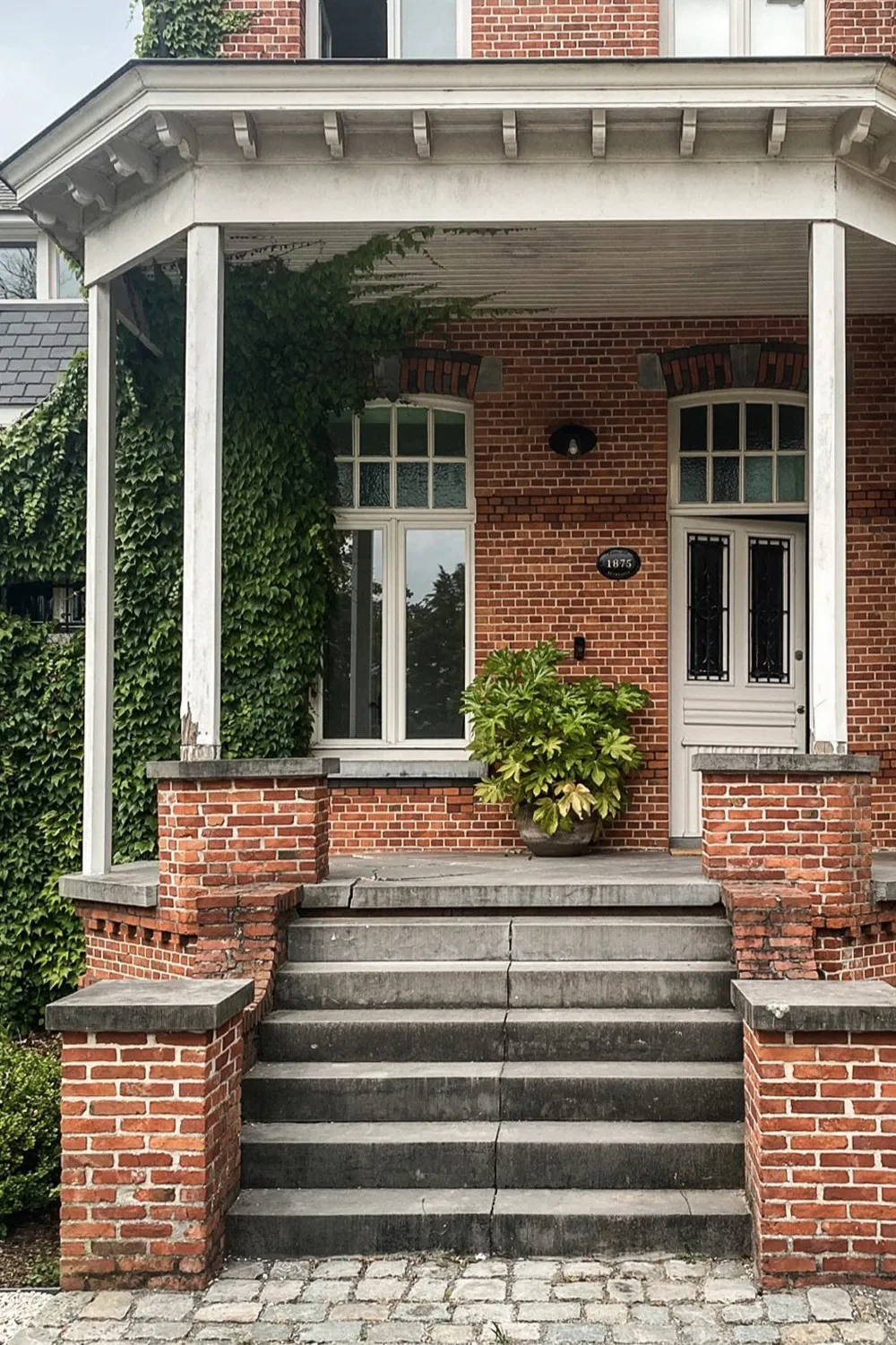 Timeless Elegance of a Historic Villa in Belgium - Gallery image 4