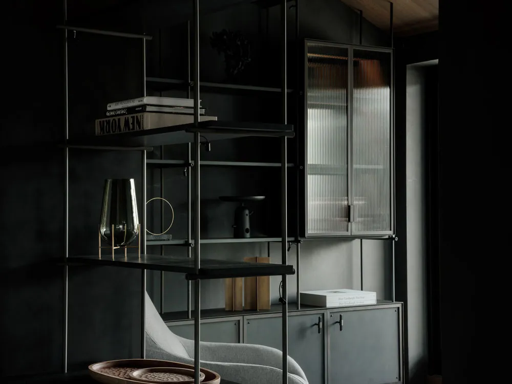 Czarny kolor, drewno i minimalizm – stylowy apartament w górach Norwegii - Gallery image 3