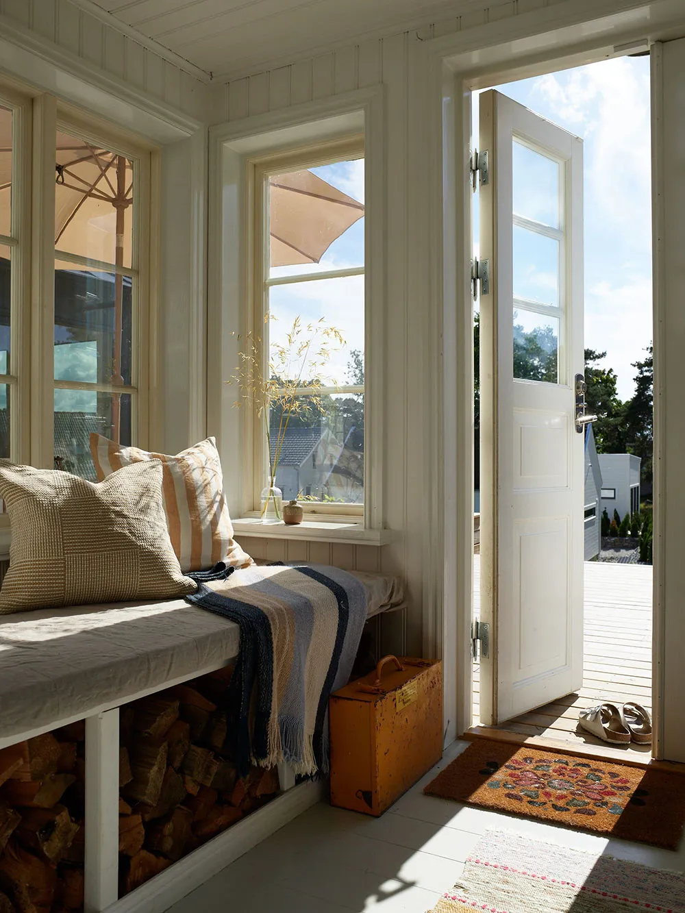 Maison de campagne suédoise traditionnelle avec ajout moderne - Gallery image 27