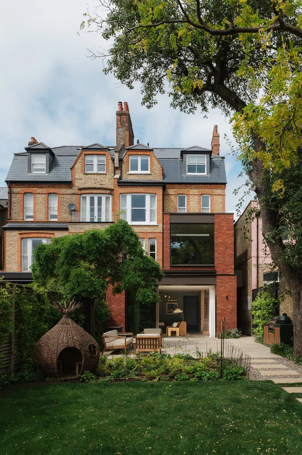 Charmant intérieur anglais dans des tons chauds - Gallery image 1