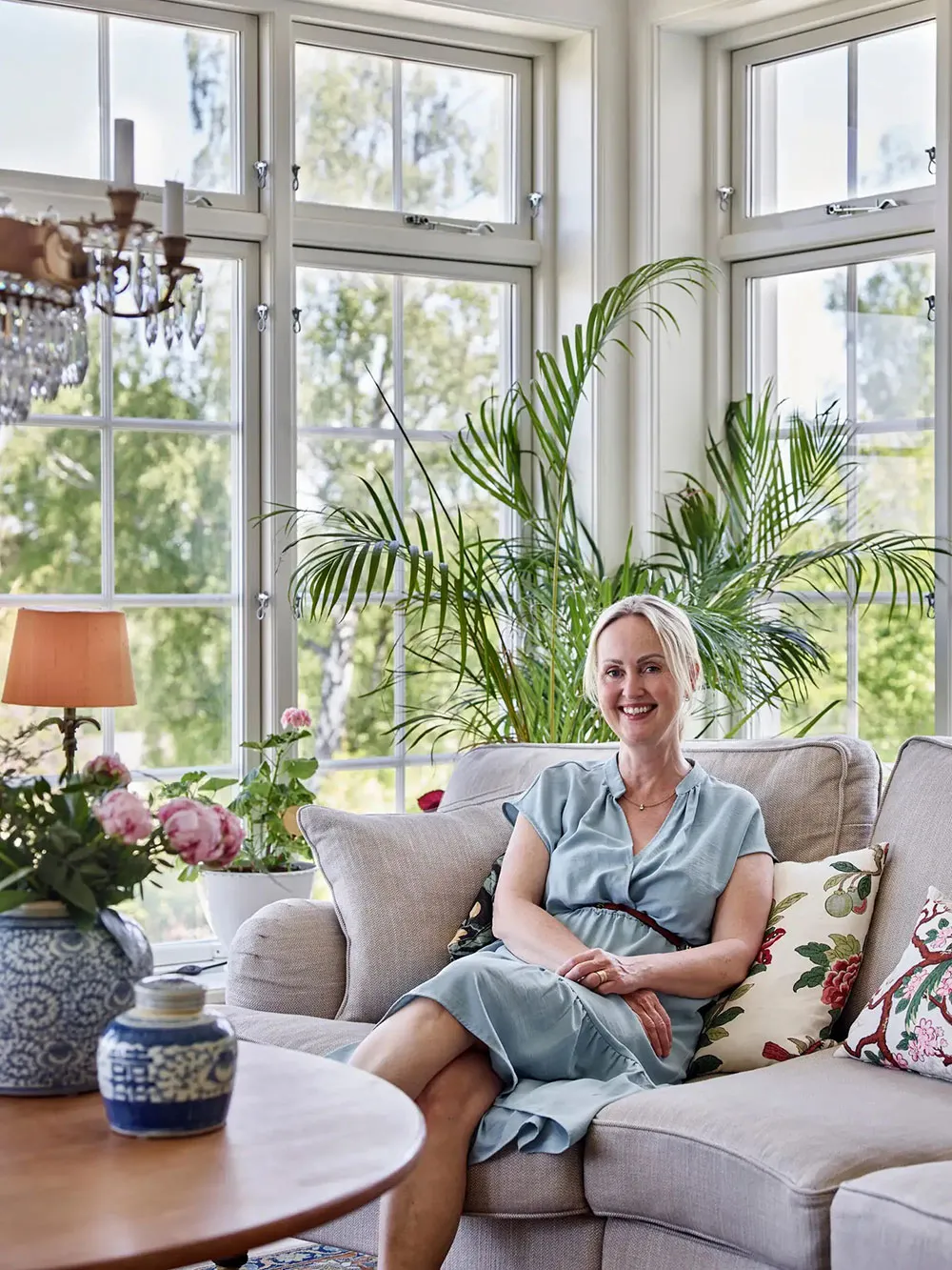 Casa blanca con grandes ventanas en Suecia - Gallery image 2