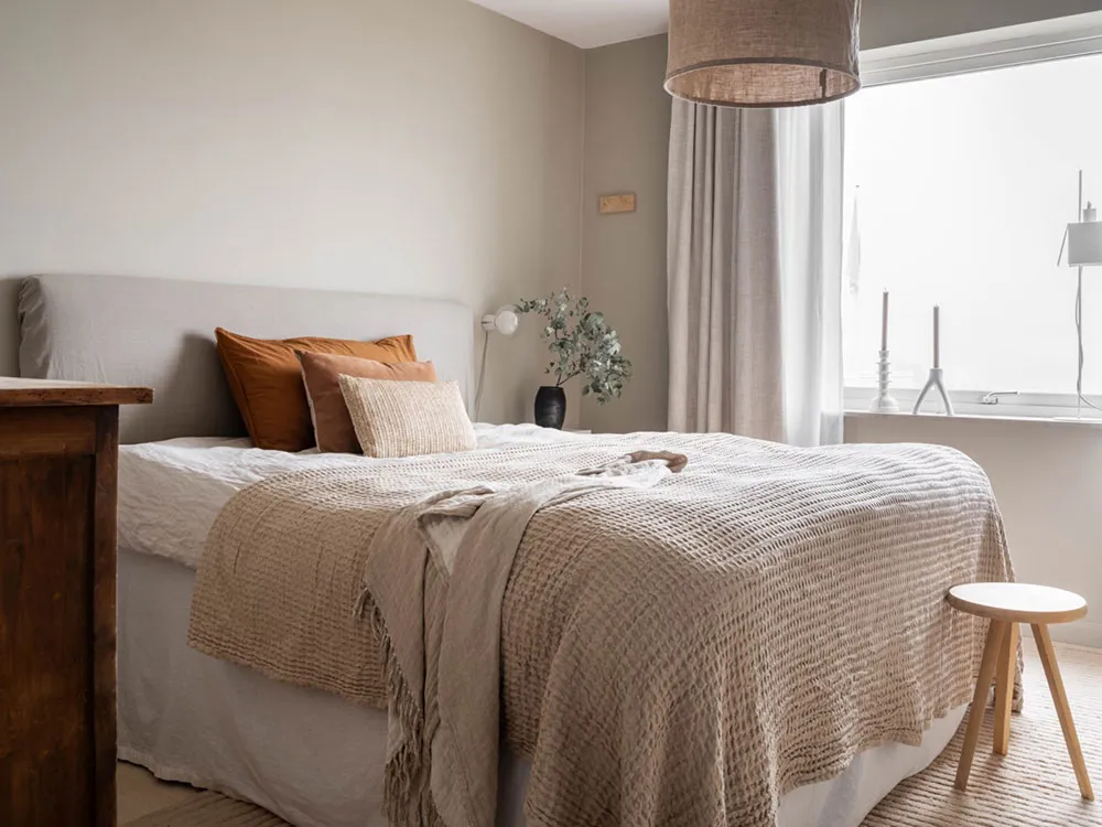 Interior tranquilo y suave de una pequeña casa de dos pisos en Suecia (72 m²) - Gallery image 10