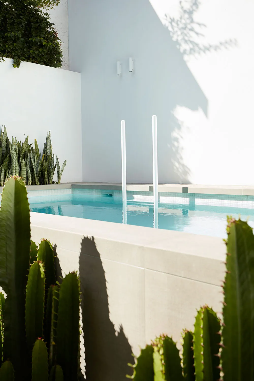 Arco y ángulos redondeados en el diseño de una casa moderna en Sídney - Gallery image 22