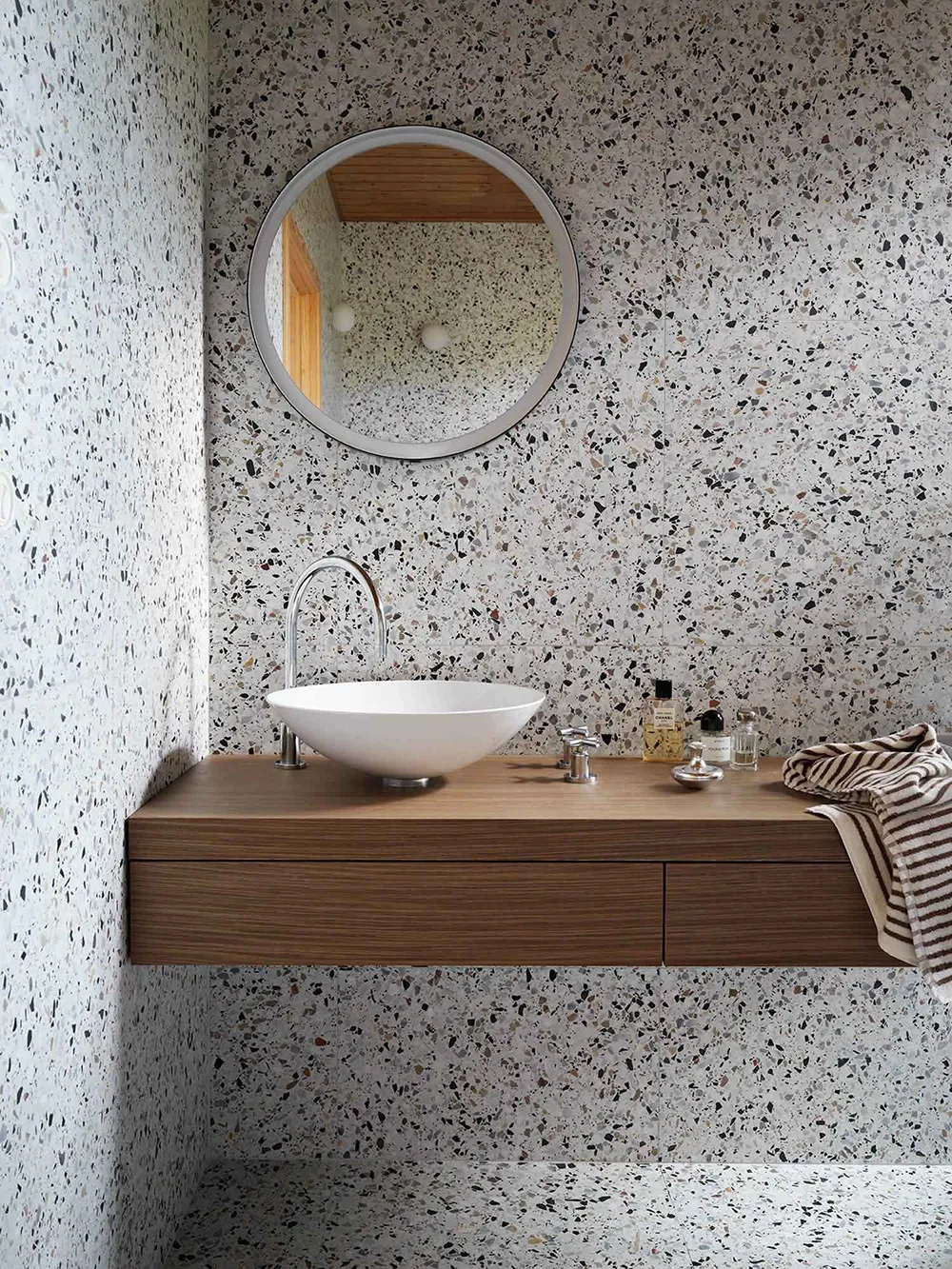 Scandinavian Interiors with French Touches: Works of Decorator Ida Lauga - Gallery image 10