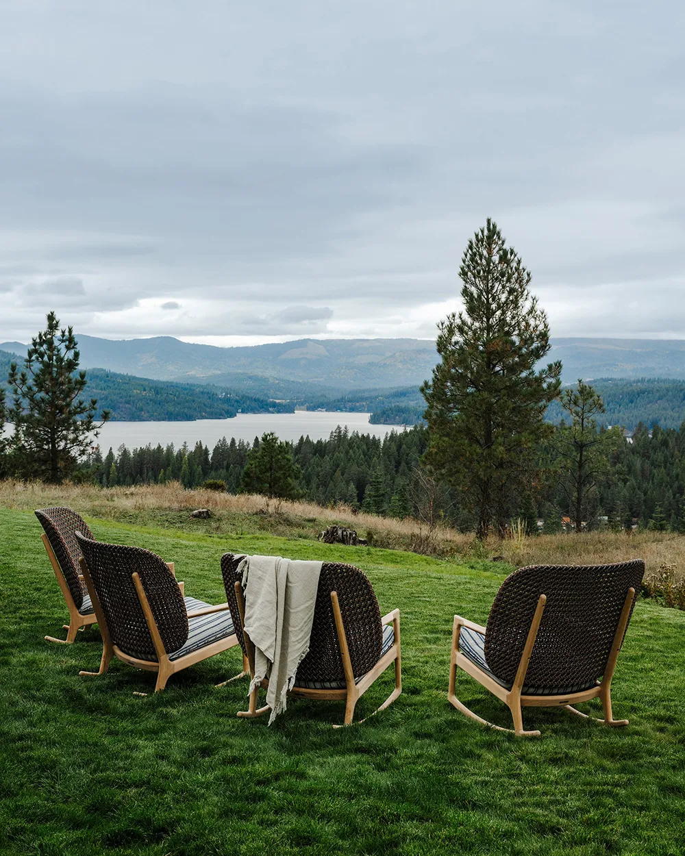 Geräumiges modernes Ranch in Idaho mit Blick auf den See - Gallery image 29
