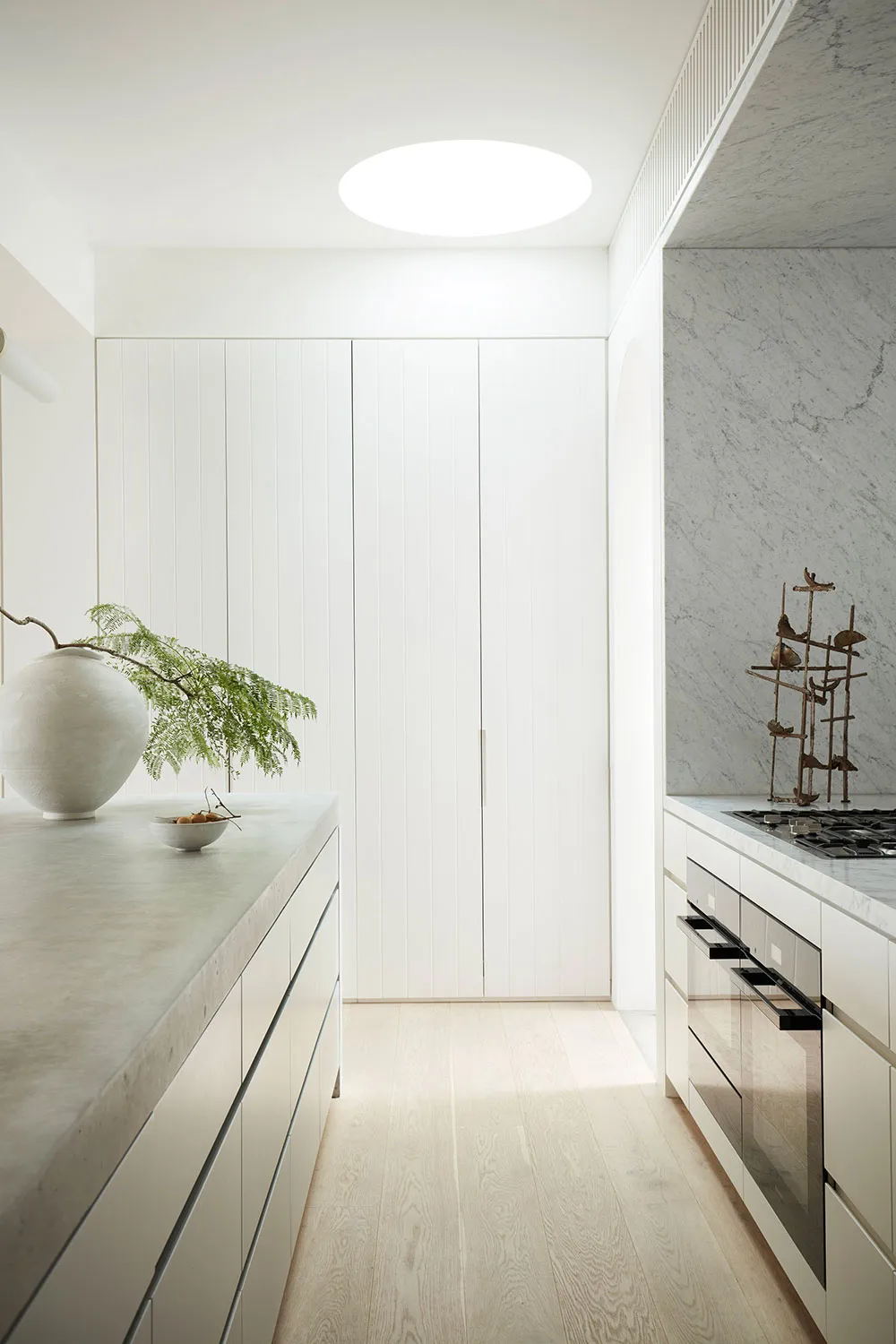 Arco y ángulos redondeados en el diseño de una casa moderna en Sídney - Gallery image 7