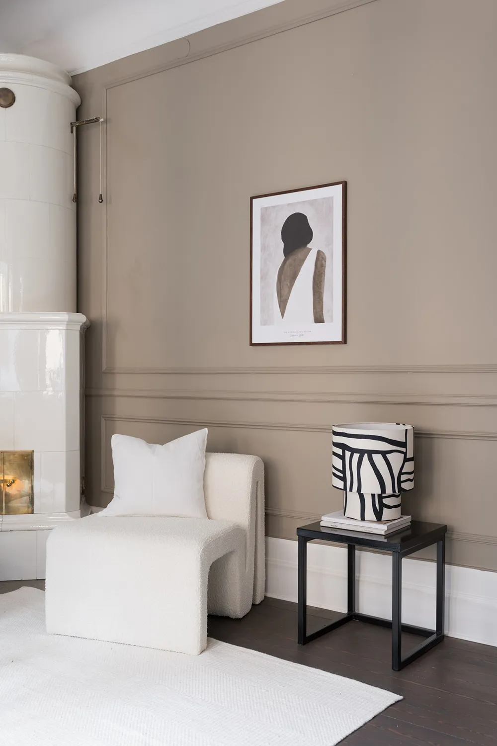Style moderne d'appartement suédois avec murs beiges - Gallery image 15