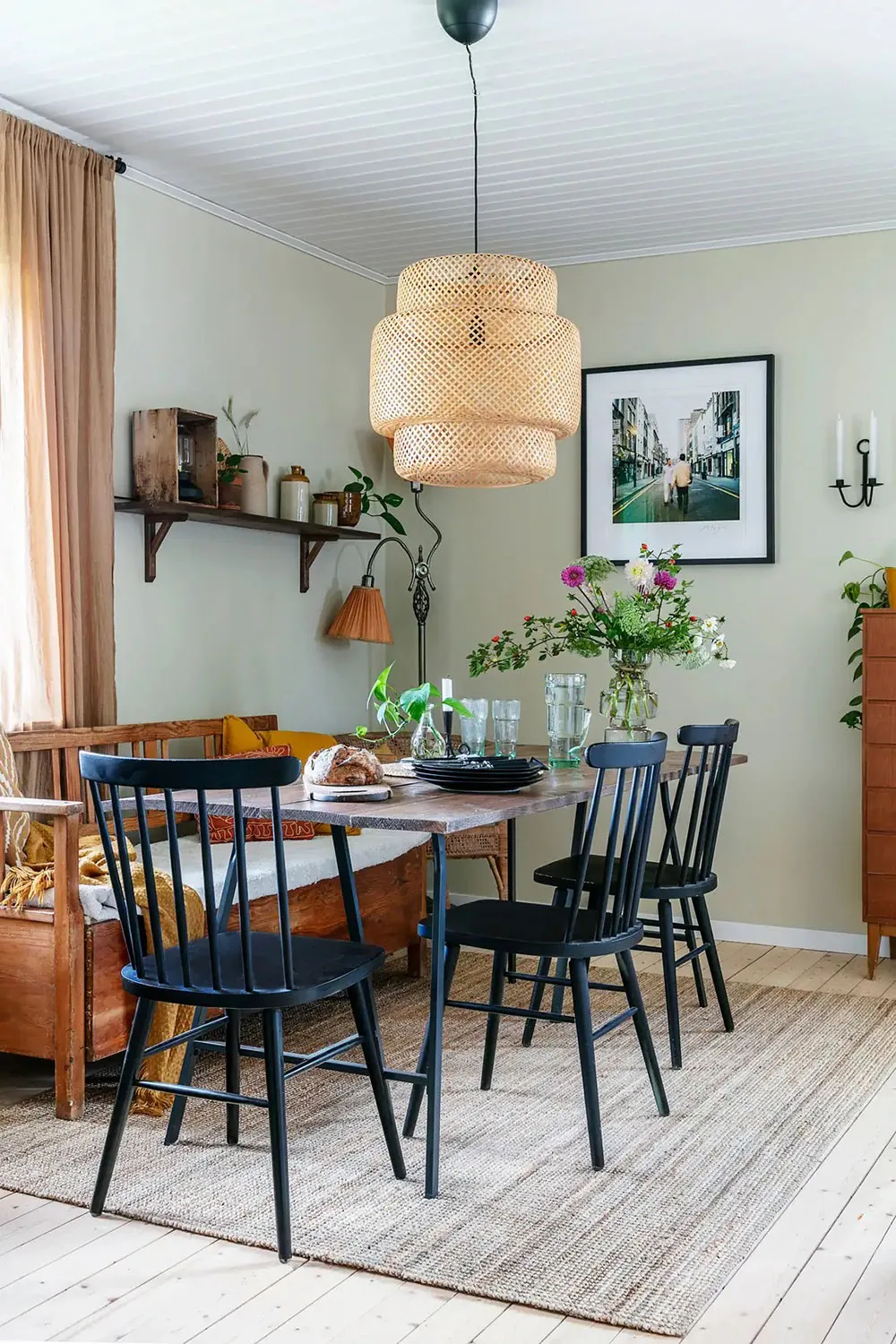 Une belle maison de campagne créative de jeune couple en Suède - Gallery image 5