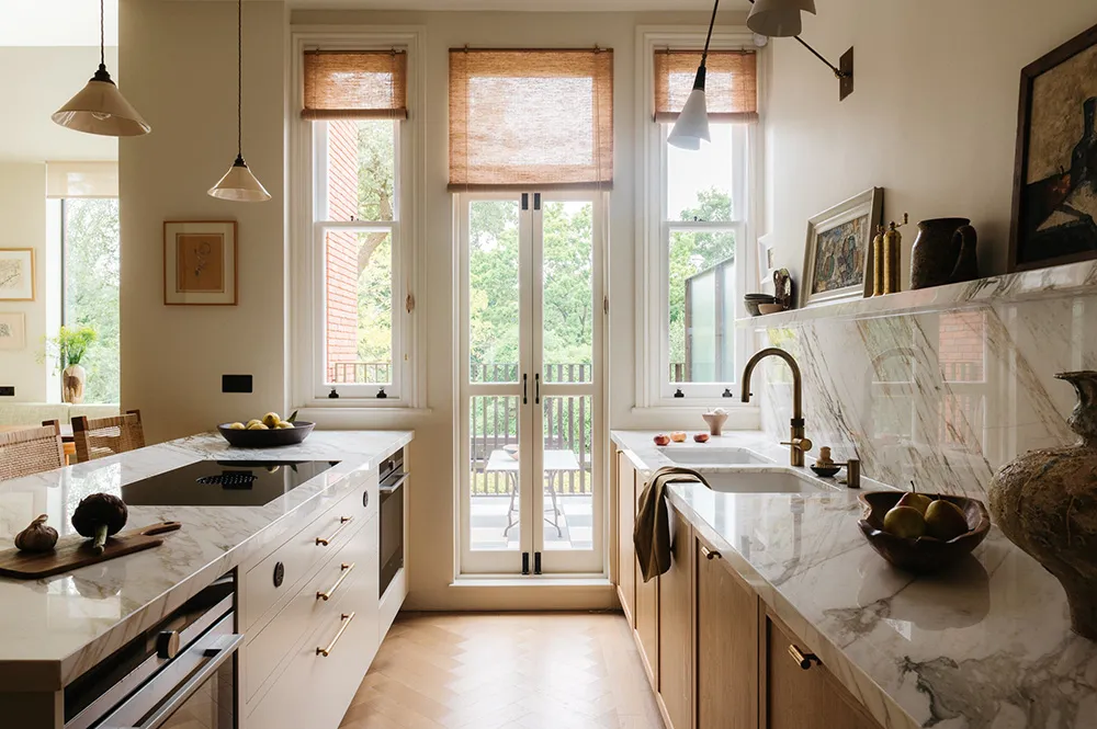 Charmant intérieur anglais dans des tons chauds - Gallery image 10