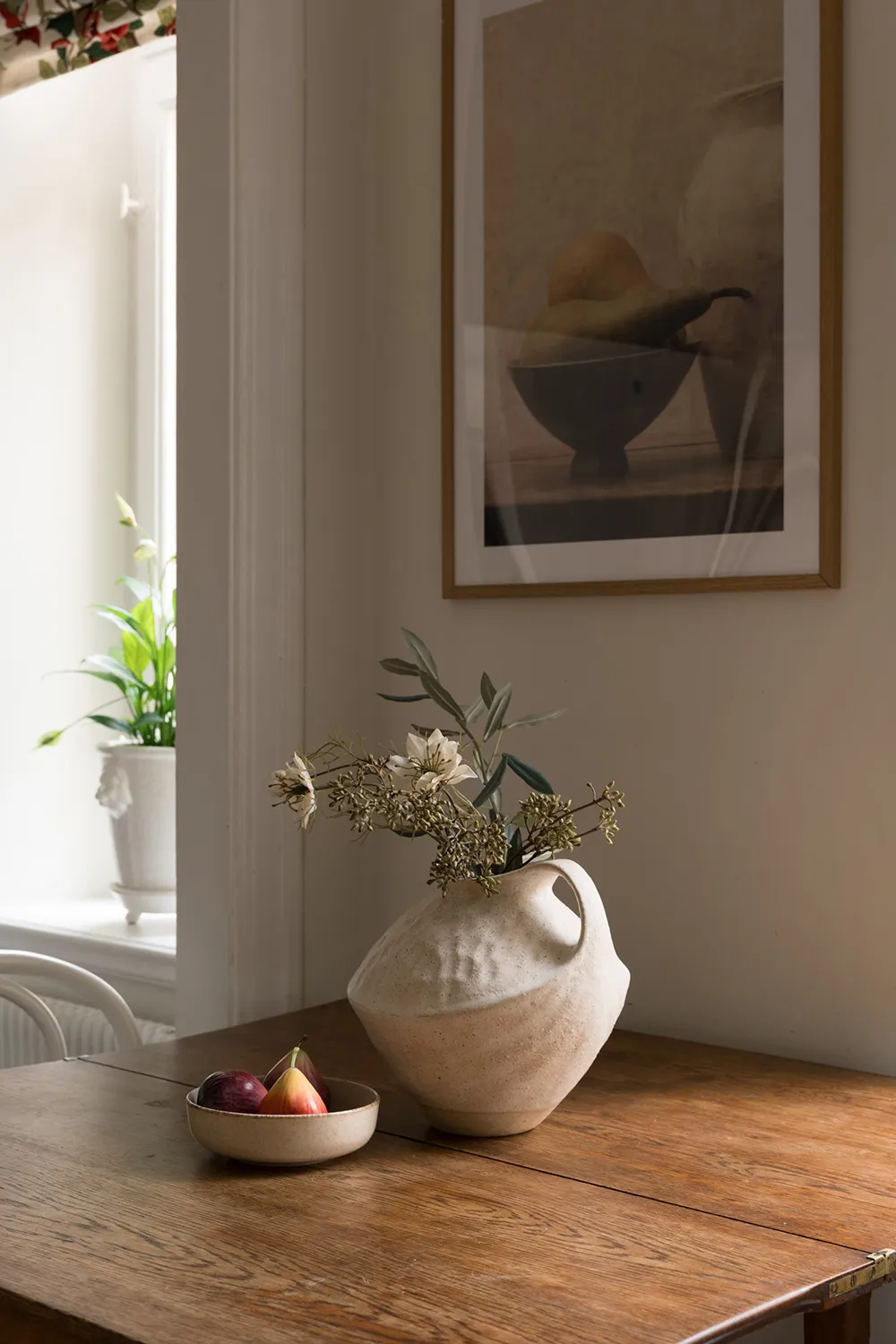 Style moderne d'appartement suédois avec murs beiges - Gallery image 22