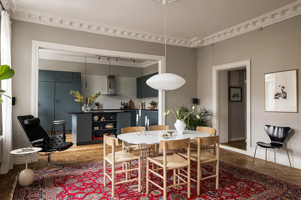 Szwedzki mieszkanie z promieniową ścianą i tureckim dywanem - Gallery image 12