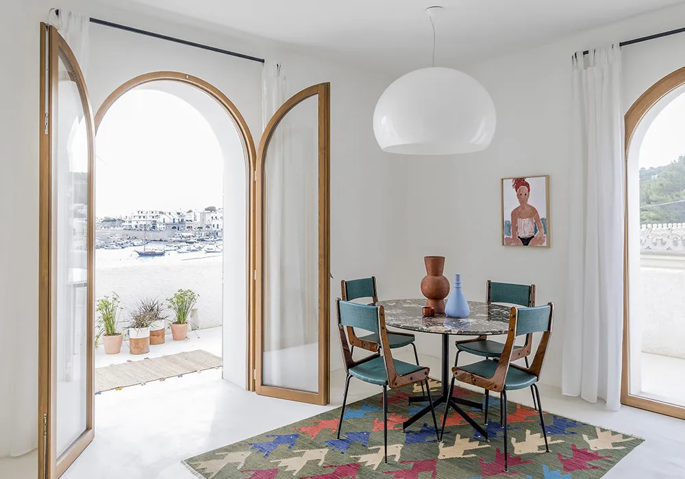 Маленький дом с большим глазом и лестницей в небо на юге Италии - Gallery image 2