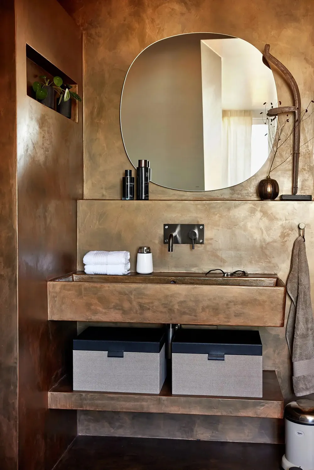Ruhige Eleganz im Design einer großen Dachbodenwohnung in Stockholm - 14
