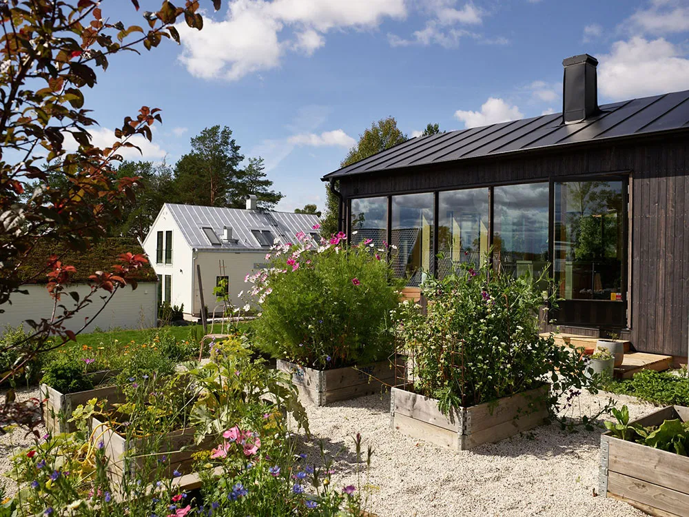 Maison de campagne suédoise traditionnelle avec ajout moderne - Gallery image 13