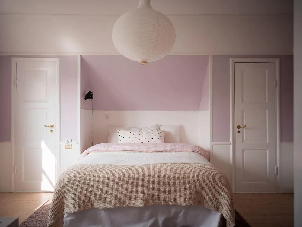 Interiores elegantes y sobrios de una encantadora casa de campo sueca - Gallery image 24