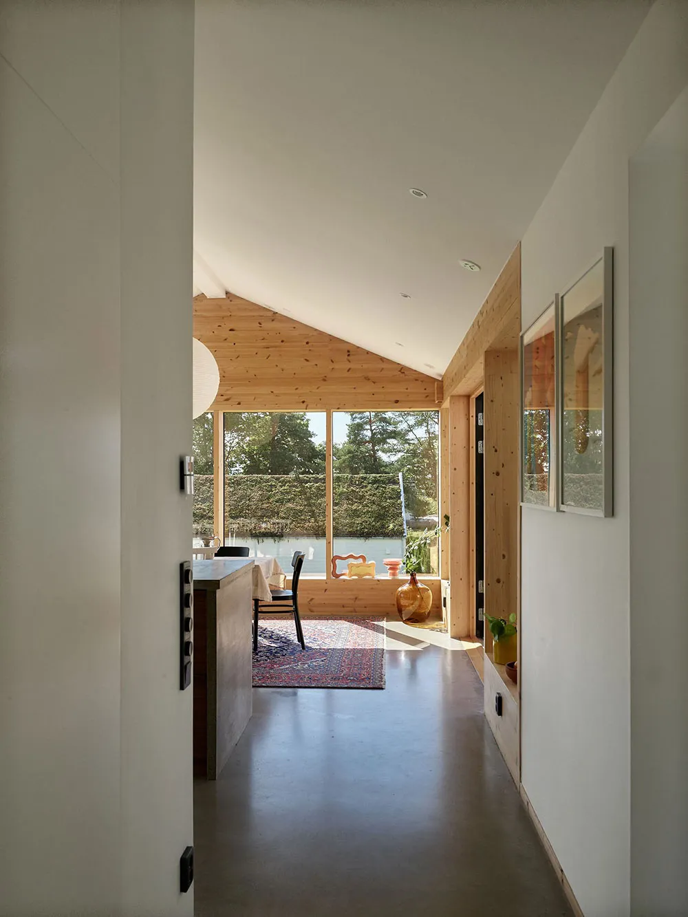 Maison de campagne suédoise traditionnelle avec ajout moderne - Gallery image 25