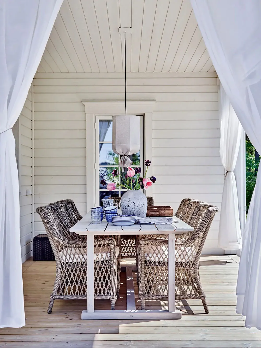 Casa blanca con grandes ventanas en Suecia - Gallery image 10