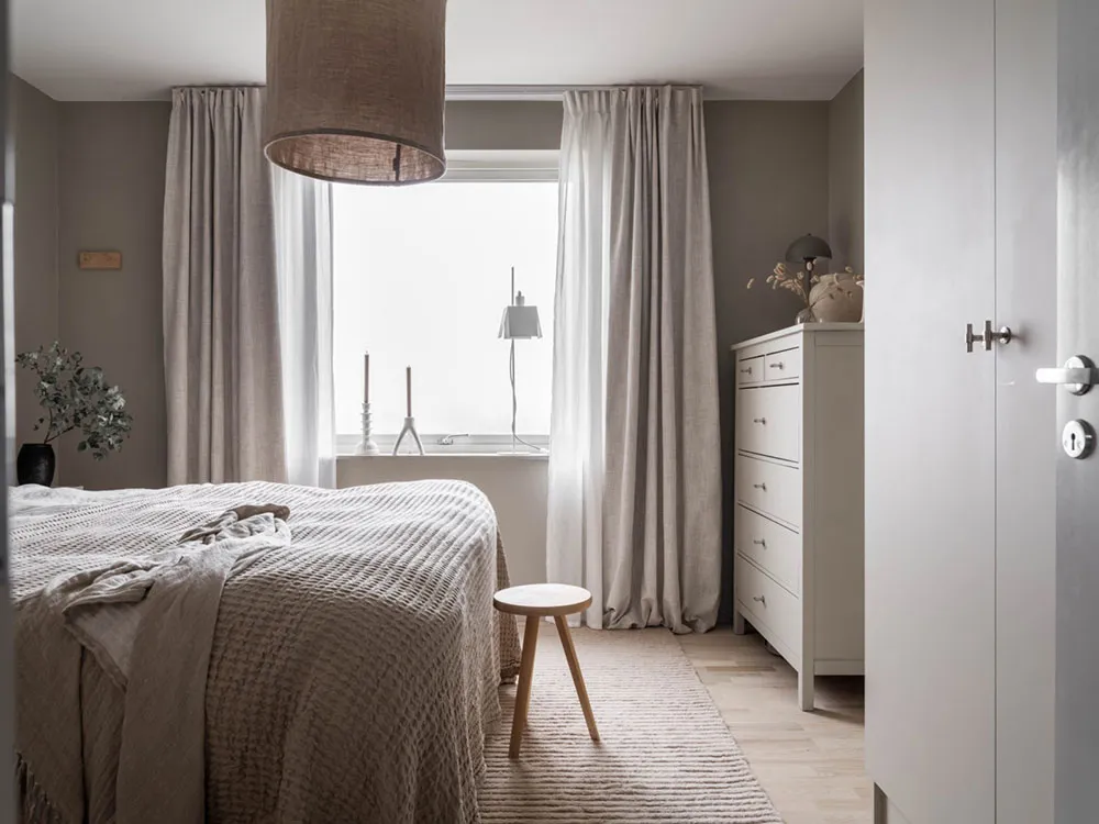 Interior tranquilo y suave de una pequeña casa de dos pisos en Suecia (72 m²) - Gallery image 9