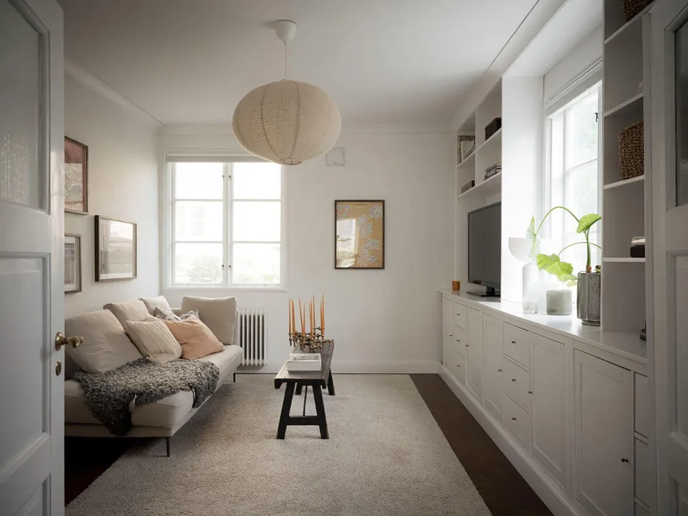 Interiores elegantes y sobrios de una encantadora casa de campo sueca - Gallery image 15