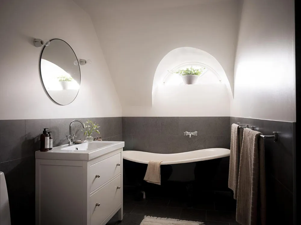 Interiores elegantes y sobrios de una encantadora casa de campo sueca - Gallery image 26