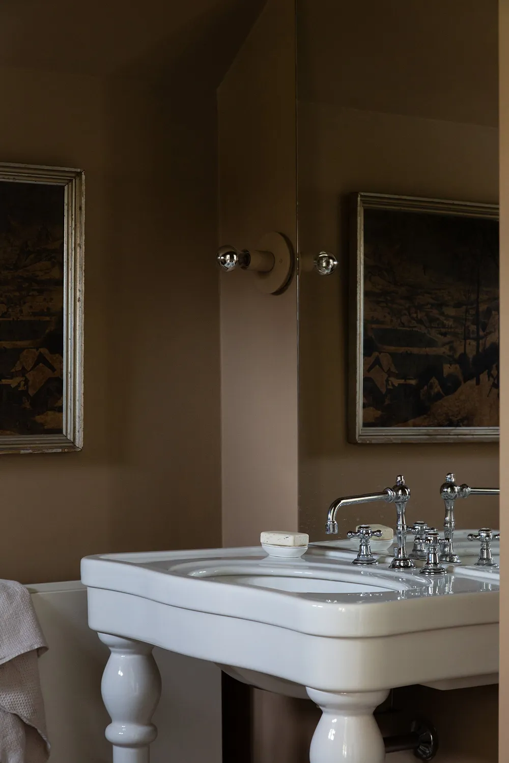 Timeless Elegance of a Historic Villa in Belgium - Gallery image 15