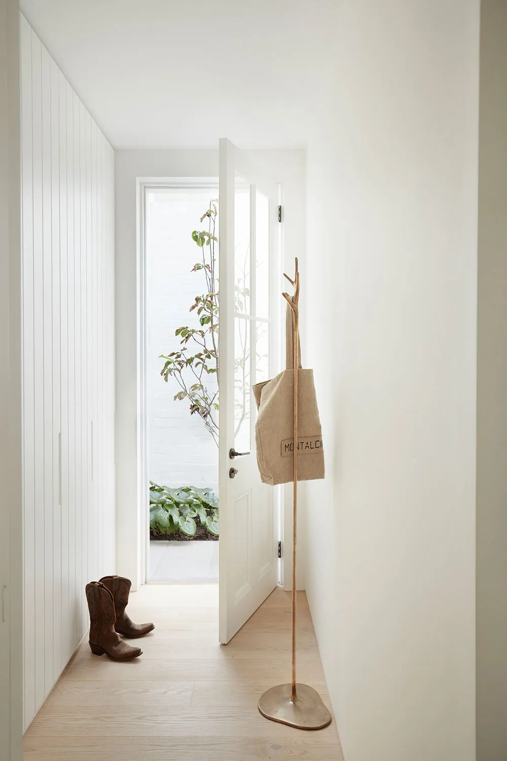 Arco y ángulos redondeados en el diseño de una casa moderna en Sídney - Gallery image 13