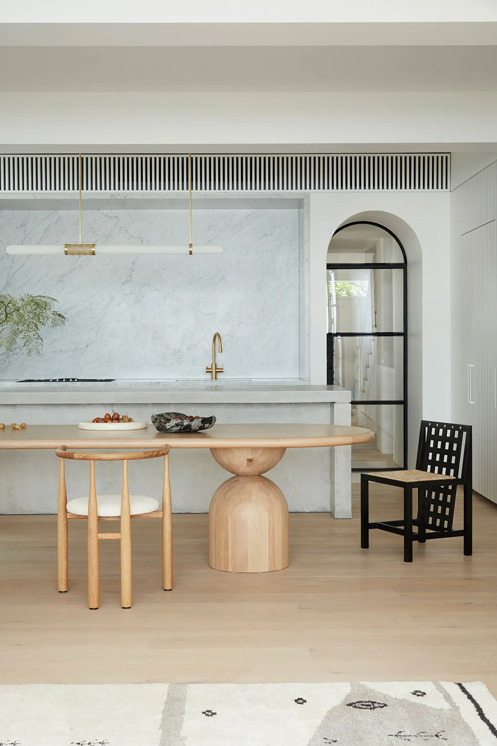 Arco y ángulos redondeados en el diseño de una casa moderna en Sídney - Gallery image 12