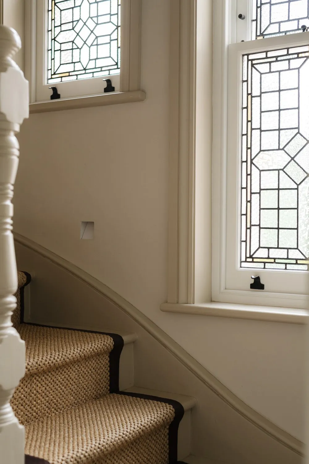 Charmant intérieur anglais dans des tons chauds - Gallery image 14