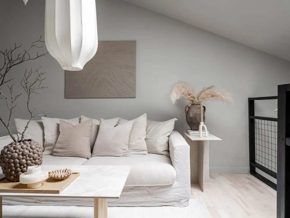 Interior tranquilo y suave de una pequeña casa de dos pisos en Suecia (72 m²) - Gallery image 2