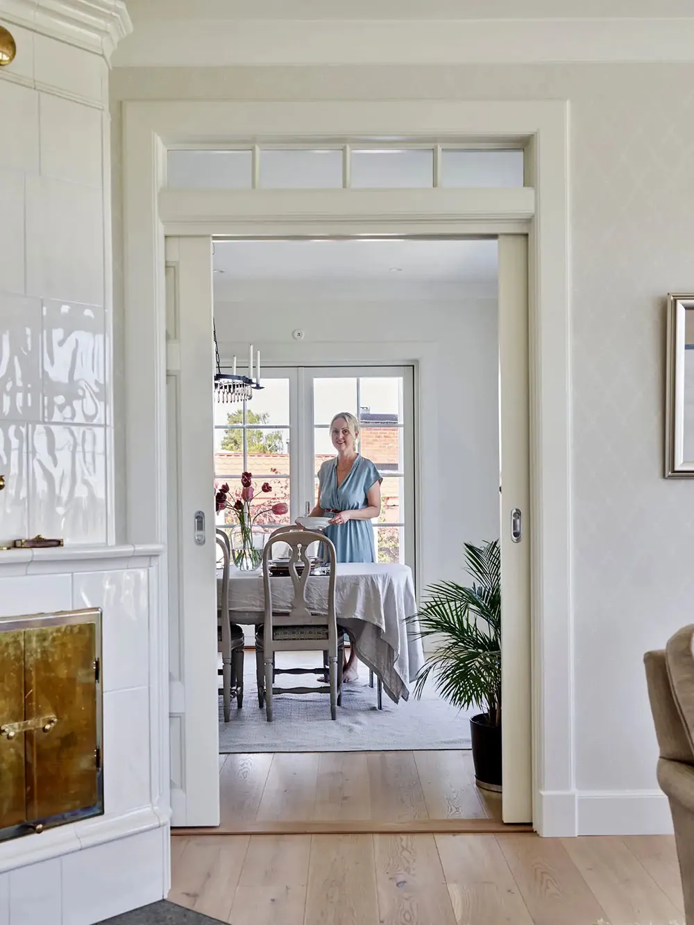 Casa blanca con grandes ventanas en Suecia - Gallery image 8