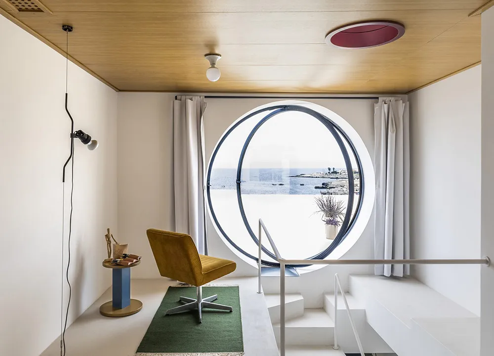 Маленький дом с большим глазом и лестницей в небо на юге Италии - Gallery image 4