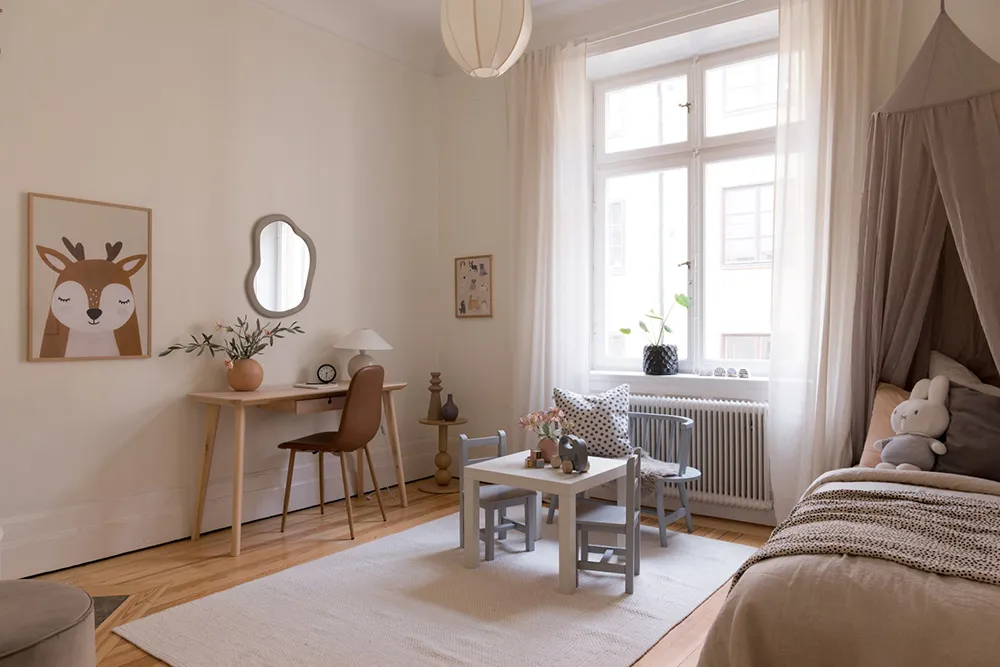 Style moderne d'appartement suédois avec murs beiges - Gallery image 26