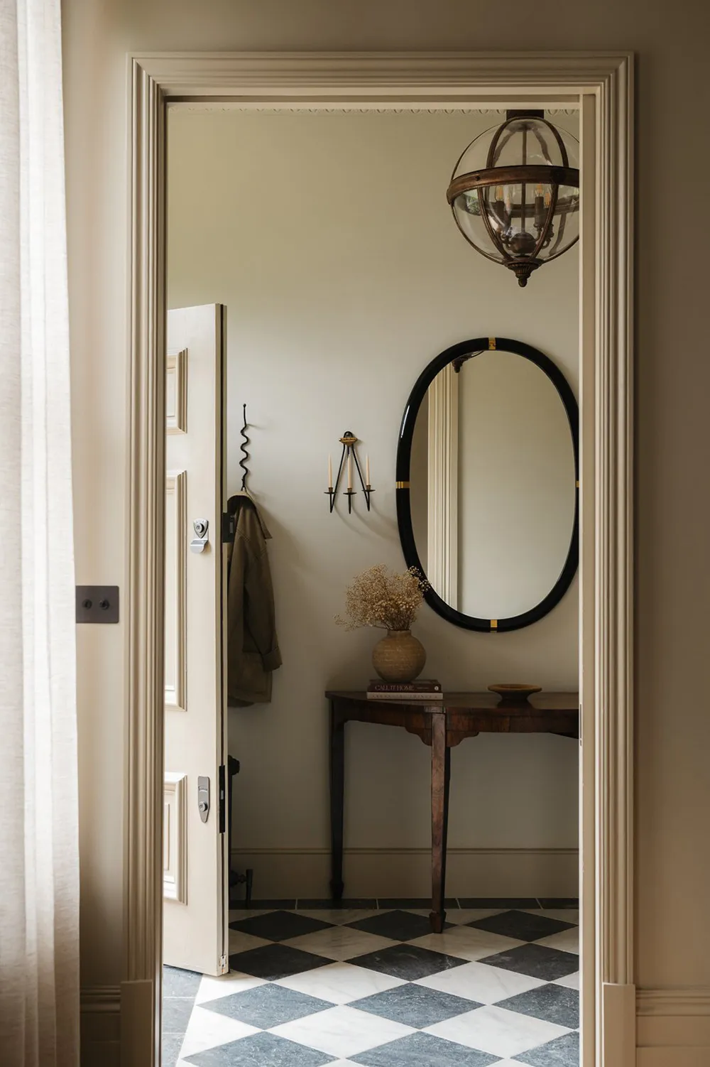 Charmant intérieur anglais dans des tons chauds - Gallery image 2