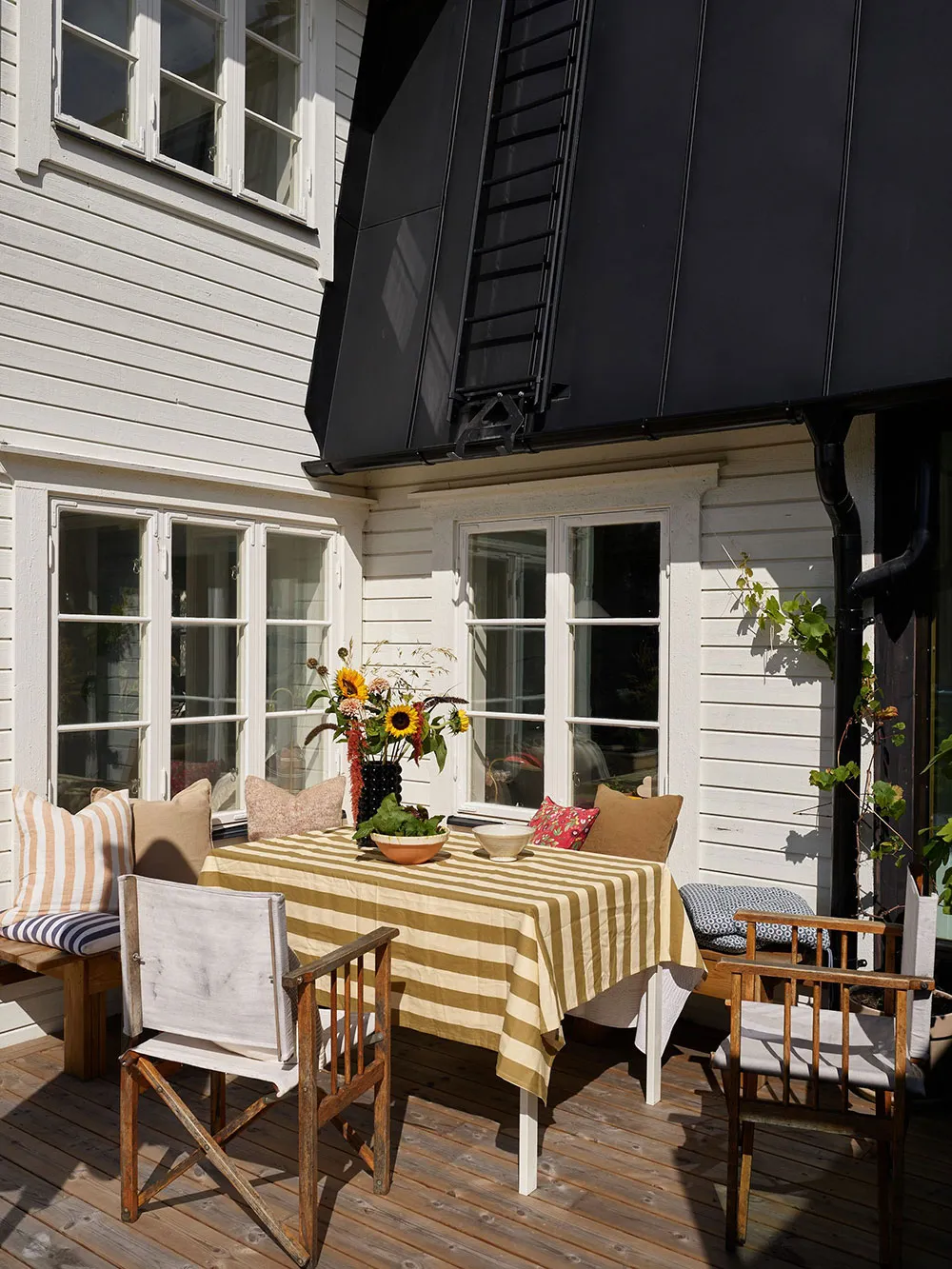 Maison de campagne suédoise traditionnelle avec ajout moderne - Gallery image 11