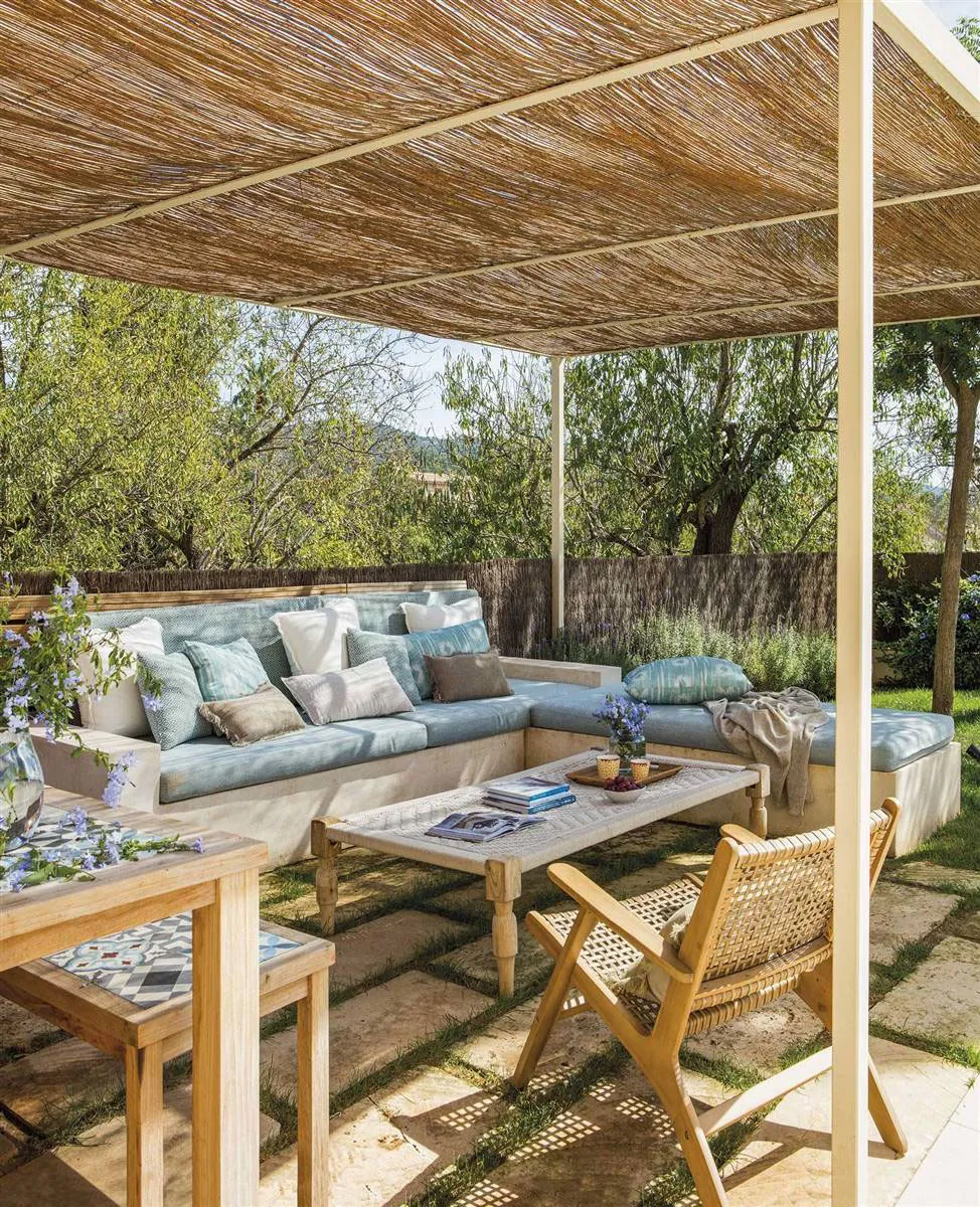 Камень, балки и светлая мебель: идеальный дом на острове Майорка - Gallery image 8