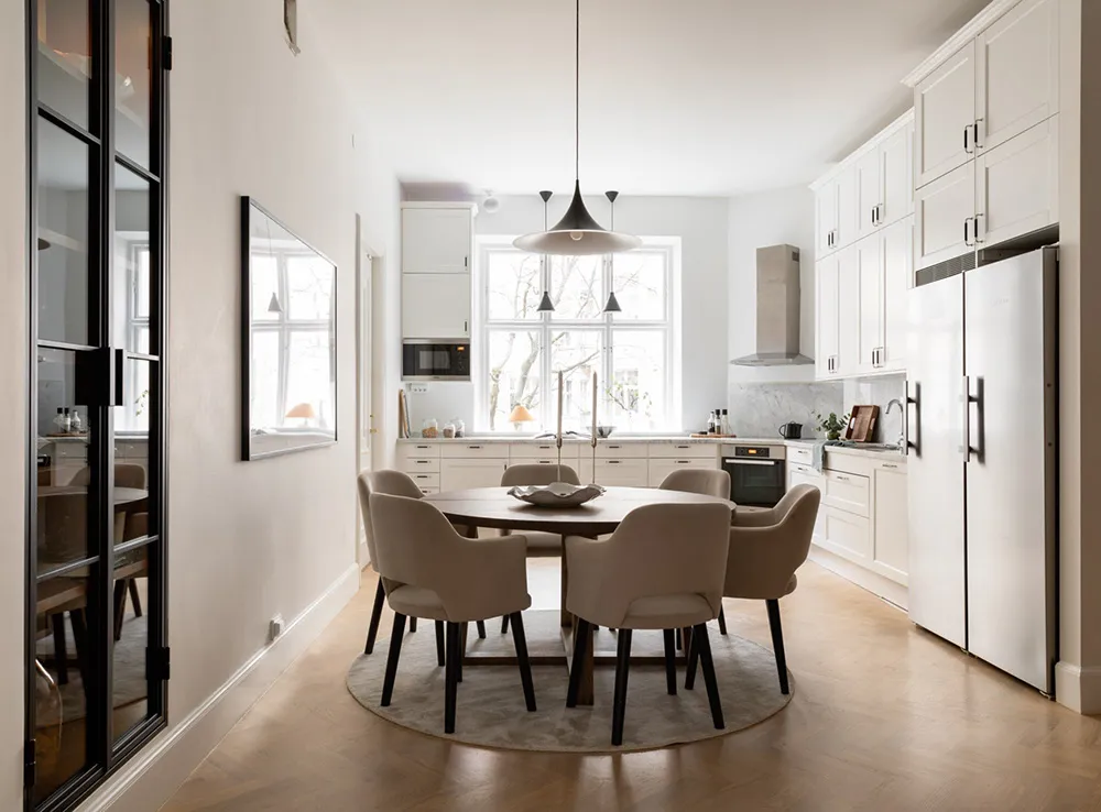 Мягкий и элегантный интерьер великолепной квартиры в старом доме в Стокгольме - Gallery image 16