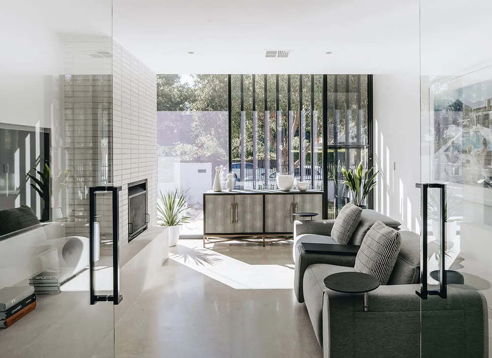 Hermoso moderno hogar con piscina en el patio interno en Australia - 9