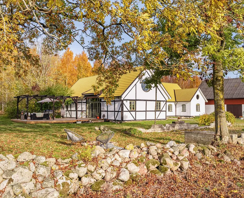 Geräumiges Ferienhaus auf alter Farm in Schweden - 2