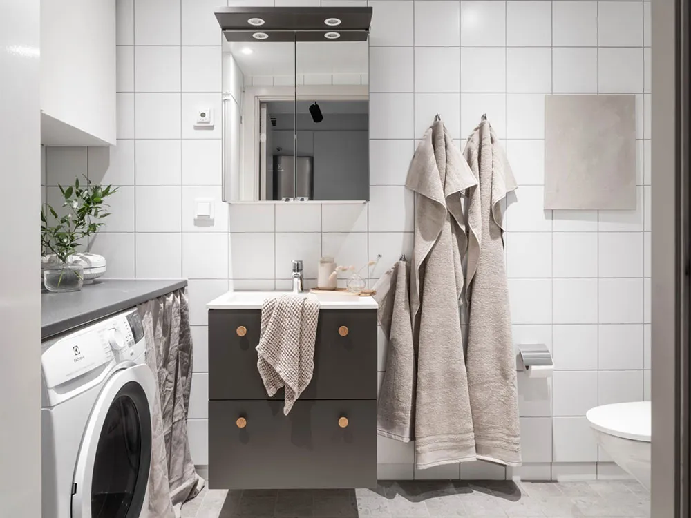 Interior tranquilo y suave de una pequeña casa de dos pisos en Suecia (72 m²) - Gallery image 13