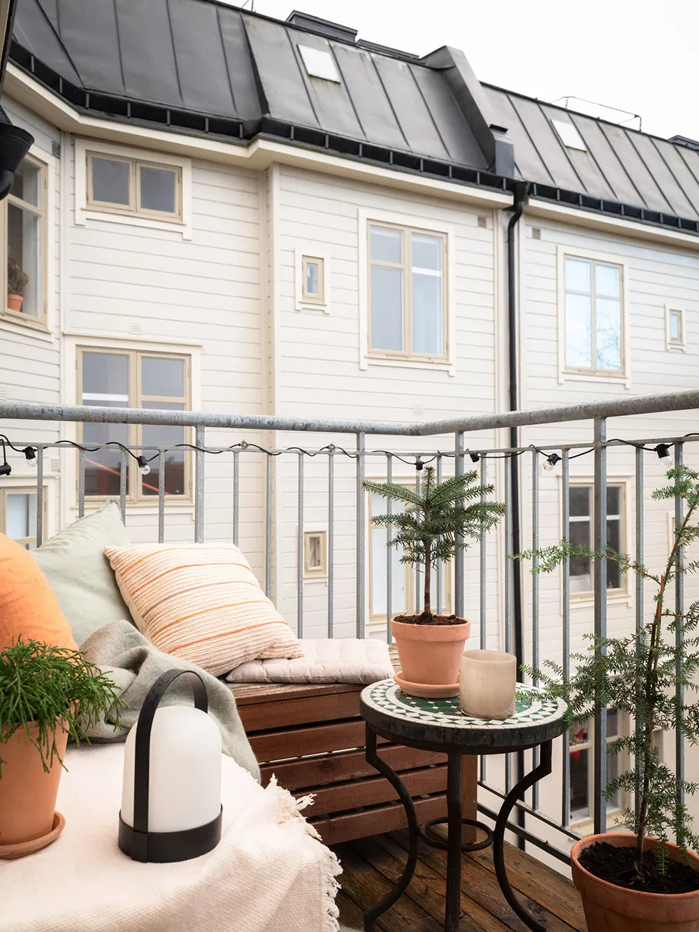 Rudy sofap i otwarte półki: żywy интерьер w Getborgu (65 m²) - 18