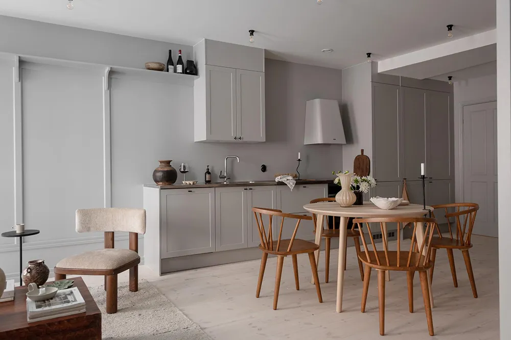 Stylischer grauer Interior in Göteborg mit warmen Akzenten (68 qm) - Gallery image 10