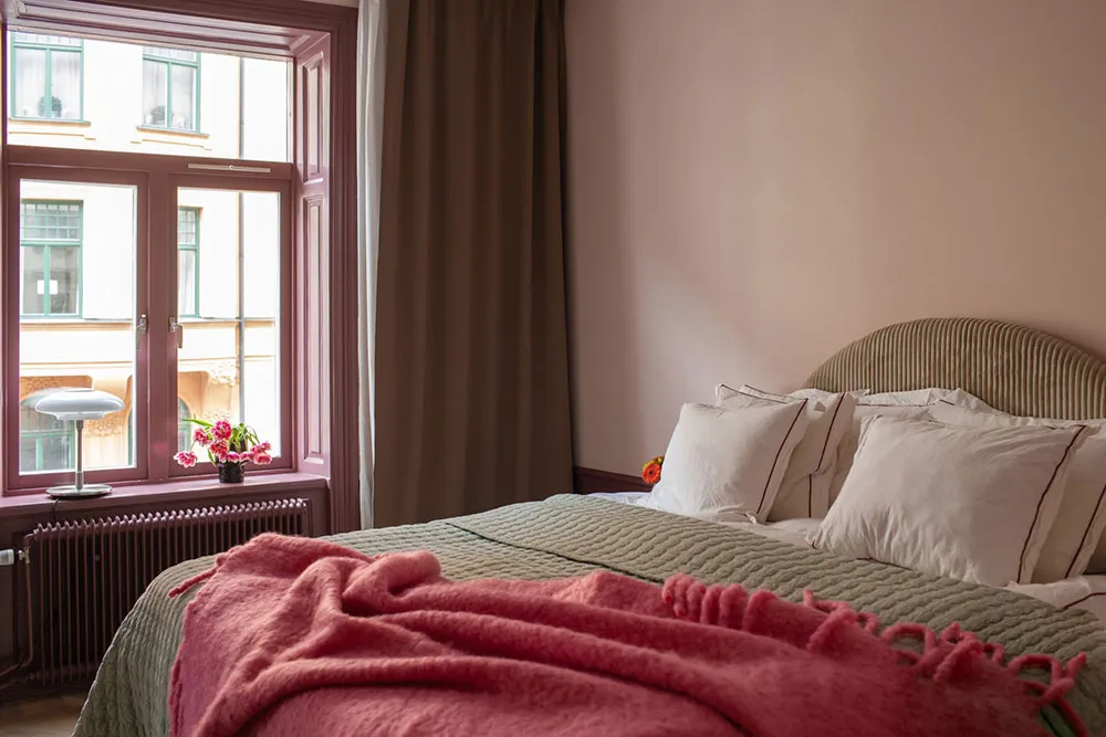 Ungewöhnliche Farben im schwedischen Wohnzimmer-Design (77 qm) - Gallery image 18