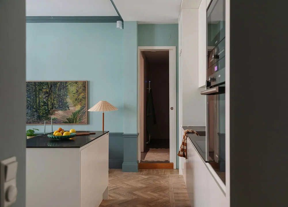 Ungewöhnliche Farben im schwedischen Wohnzimmer-Design (77 qm) - Gallery image 21