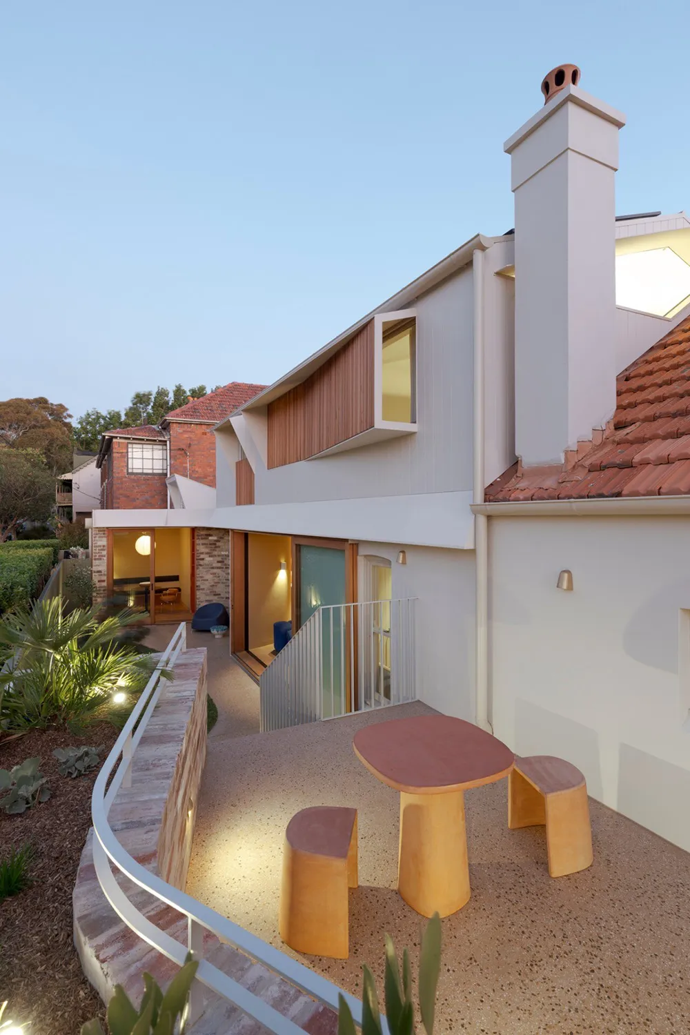 Jasne kolory i nowoczesny design małego domu w Sydney - Gallery image 1