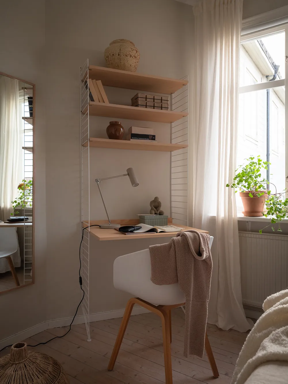 Rudy sofap i otwarte półki: żywy интерьер w Getborgu (65 m²) - 22