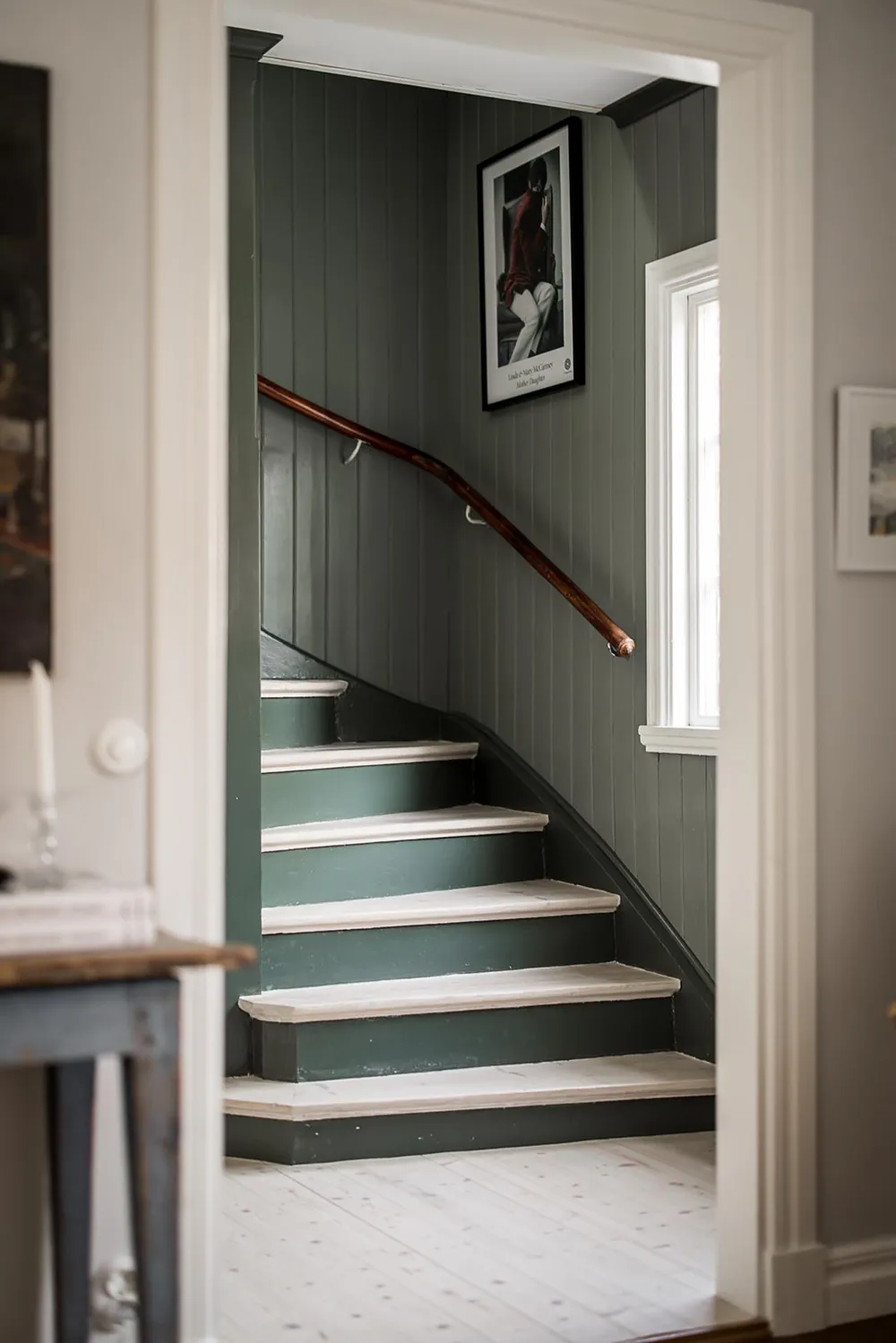 Intérieurs chaleureux d'une belle villa en bois en Suède - Gallery image 14