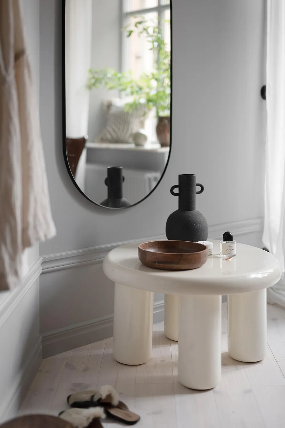 Stylischer grauer Interior in Göteborg mit warmen Akzenten (68 qm) - Gallery image 20