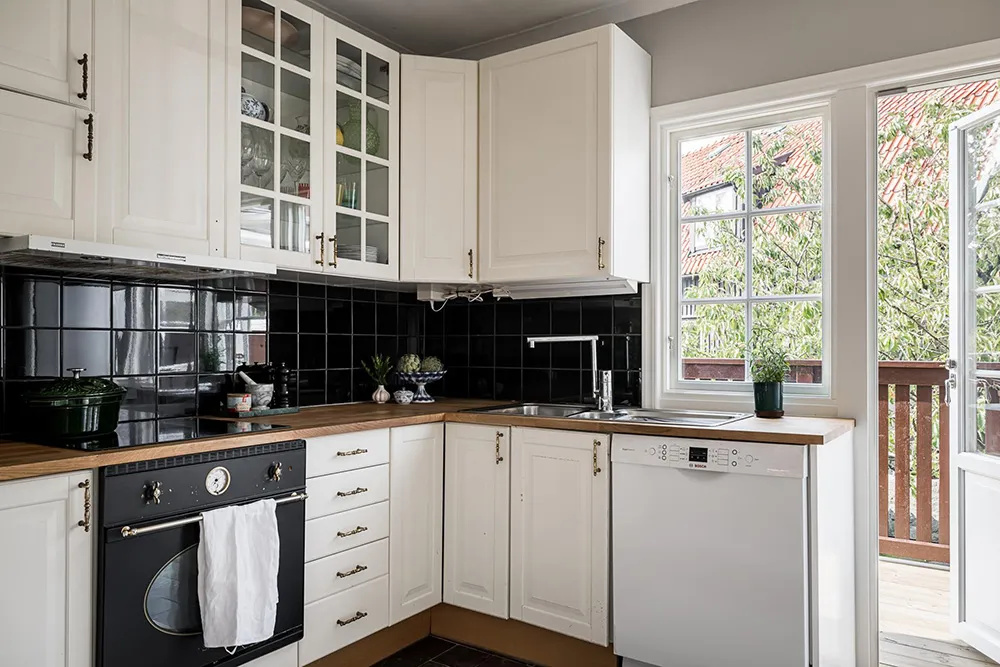 Intérieurs chaleureux d'une belle villa en bois en Suède - Gallery image 11